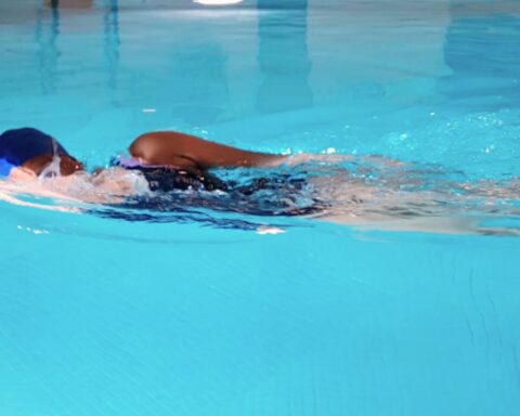 Luv Laney Luv's Weekly Vlog #16. Swim lessons and Art Galleries