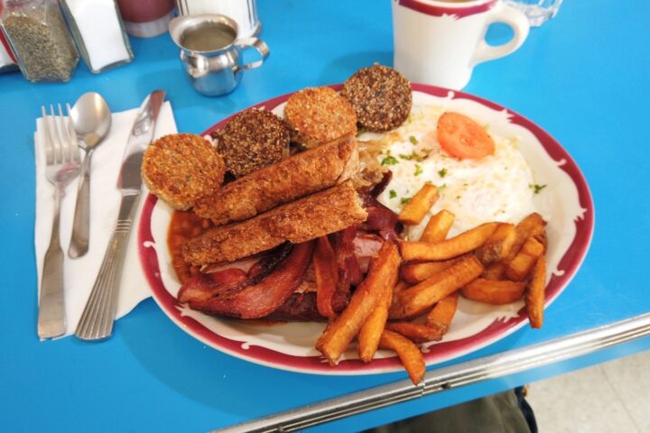 Luv Laney Luv's Weekly Vlog #19 - Lunch at George Street diner