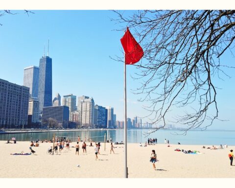 Laney Luv's adventure in Chicago. Day 2- Chicago's Ohio Street Beach